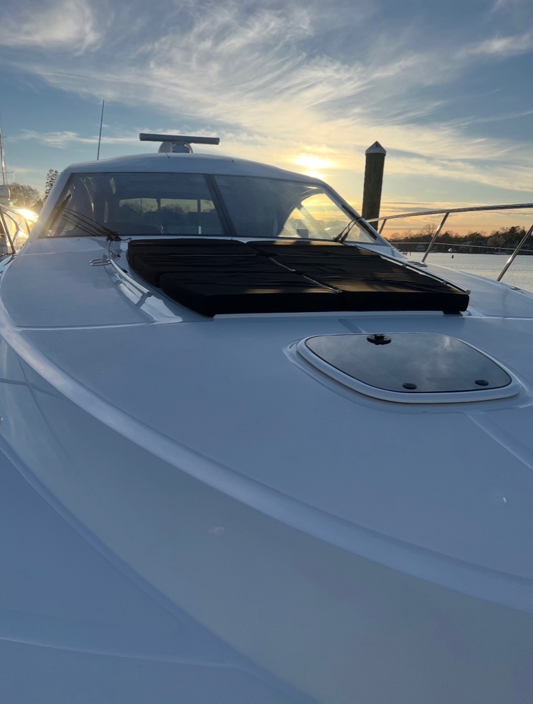 Professional yacht detailing and waxing